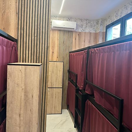 Velvet Hostels Pacifico Мадрид Екстериор снимка