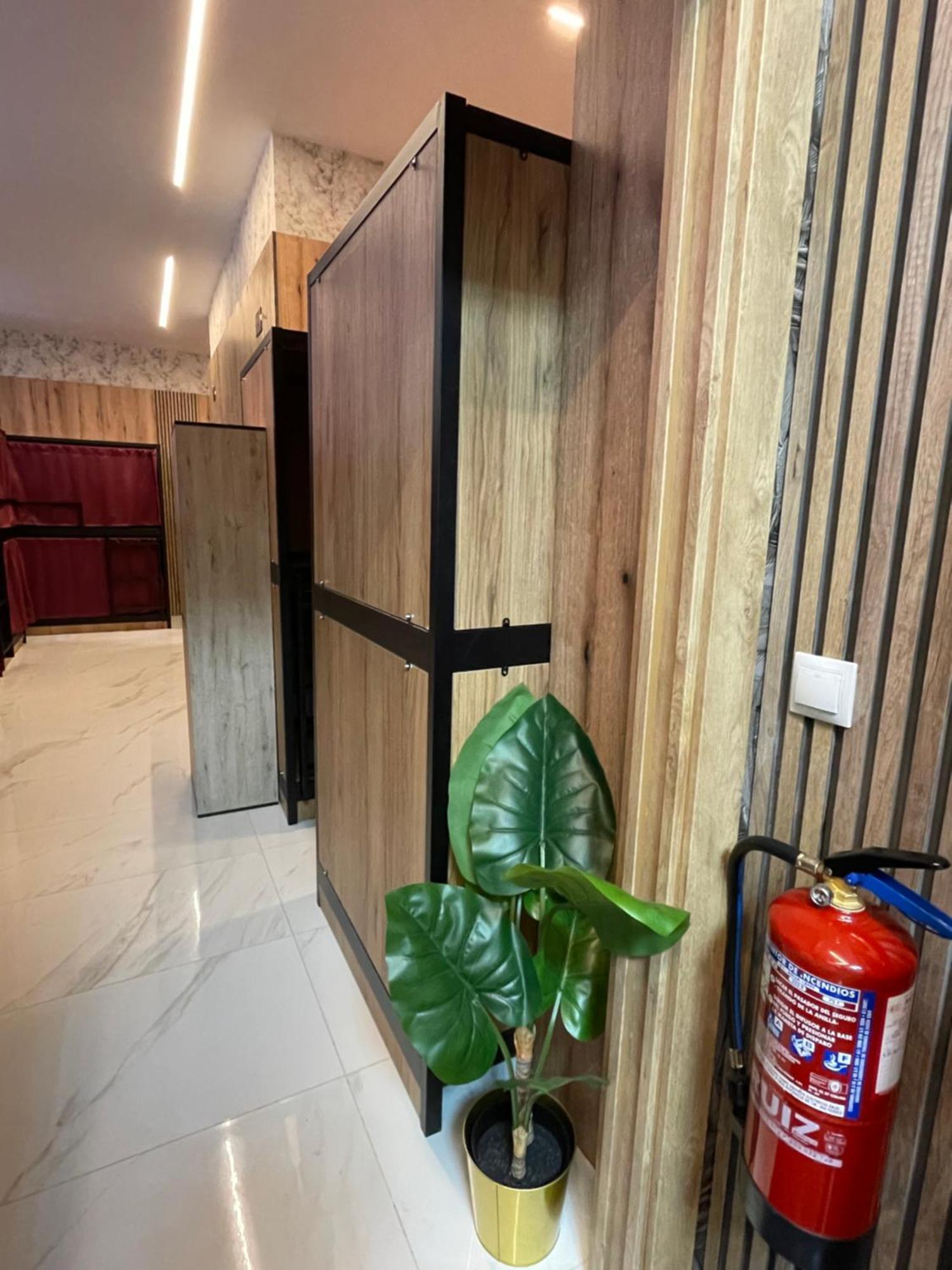 Velvet Hostels Pacifico Мадрид Екстериор снимка