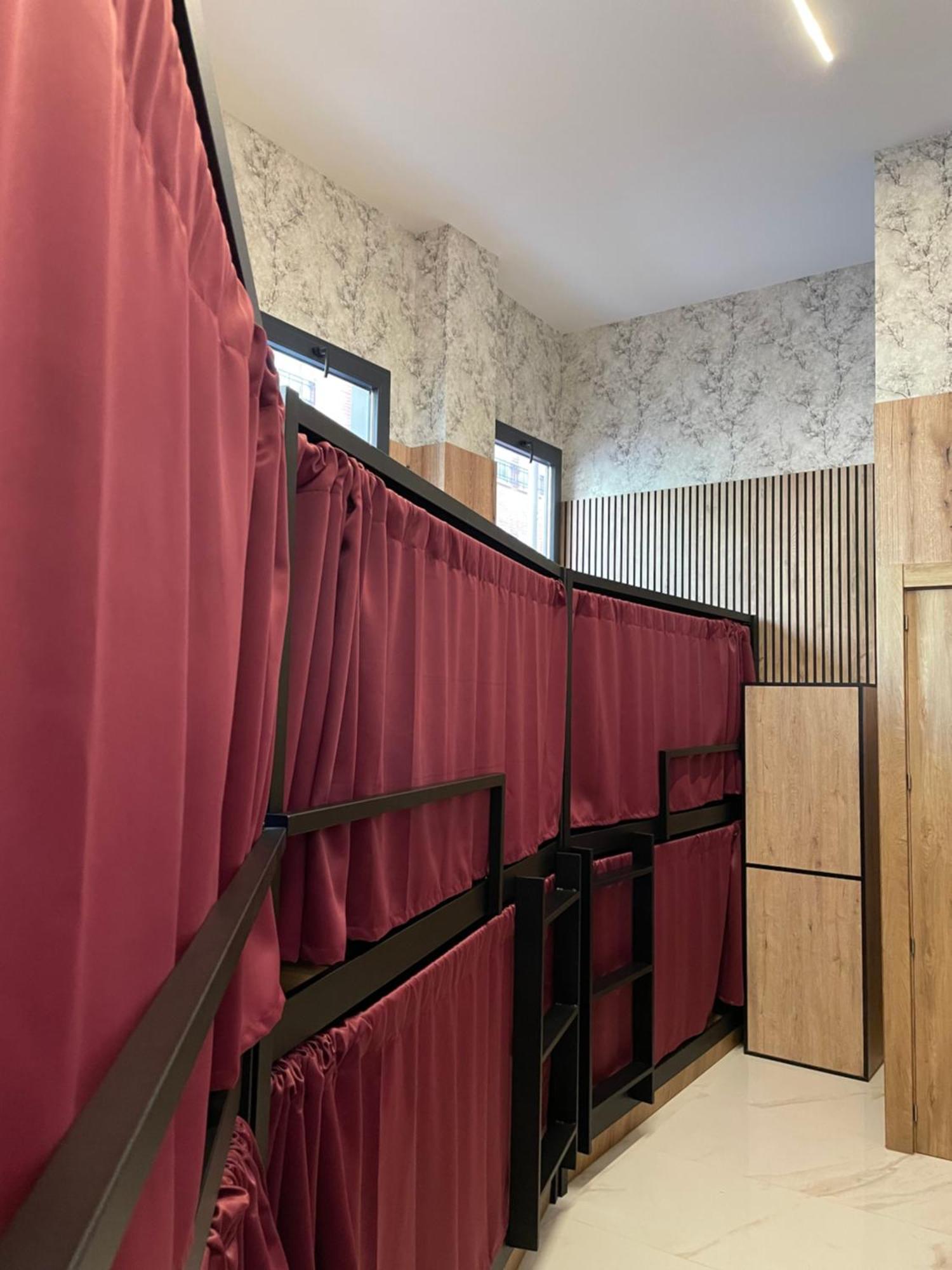 Velvet Hostels Pacifico Мадрид Екстериор снимка