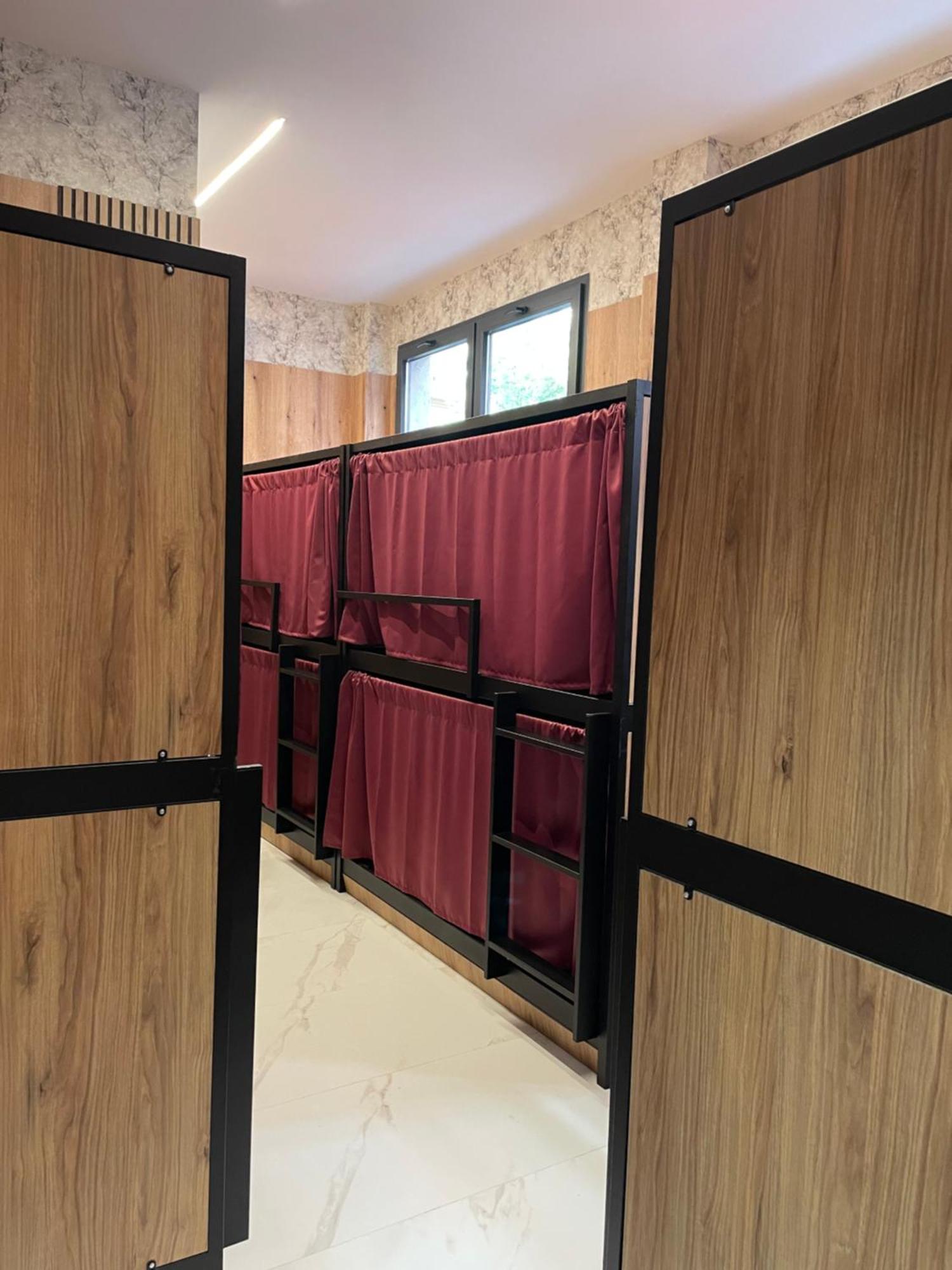 Velvet Hostels Pacifico Мадрид Екстериор снимка